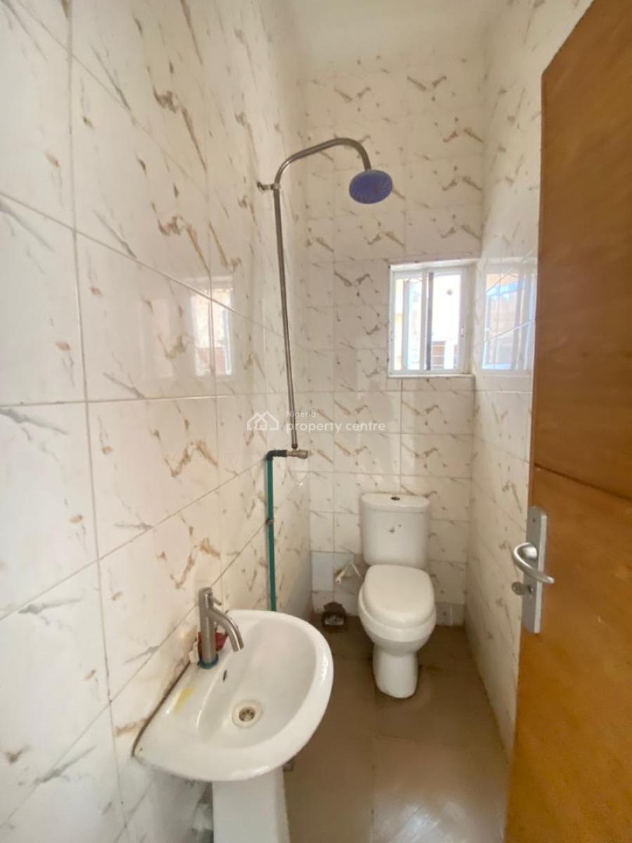 a Room Shared Apartment with Personal Kitchen, Bera Estate Chevron, Lekki, Lagos, Flat / Apartment for Rent