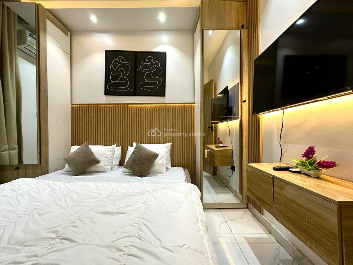 Luxury One Bedroom with Ps5, Ologolo, Lekki, Lagos, Flat / Apartment Short Let