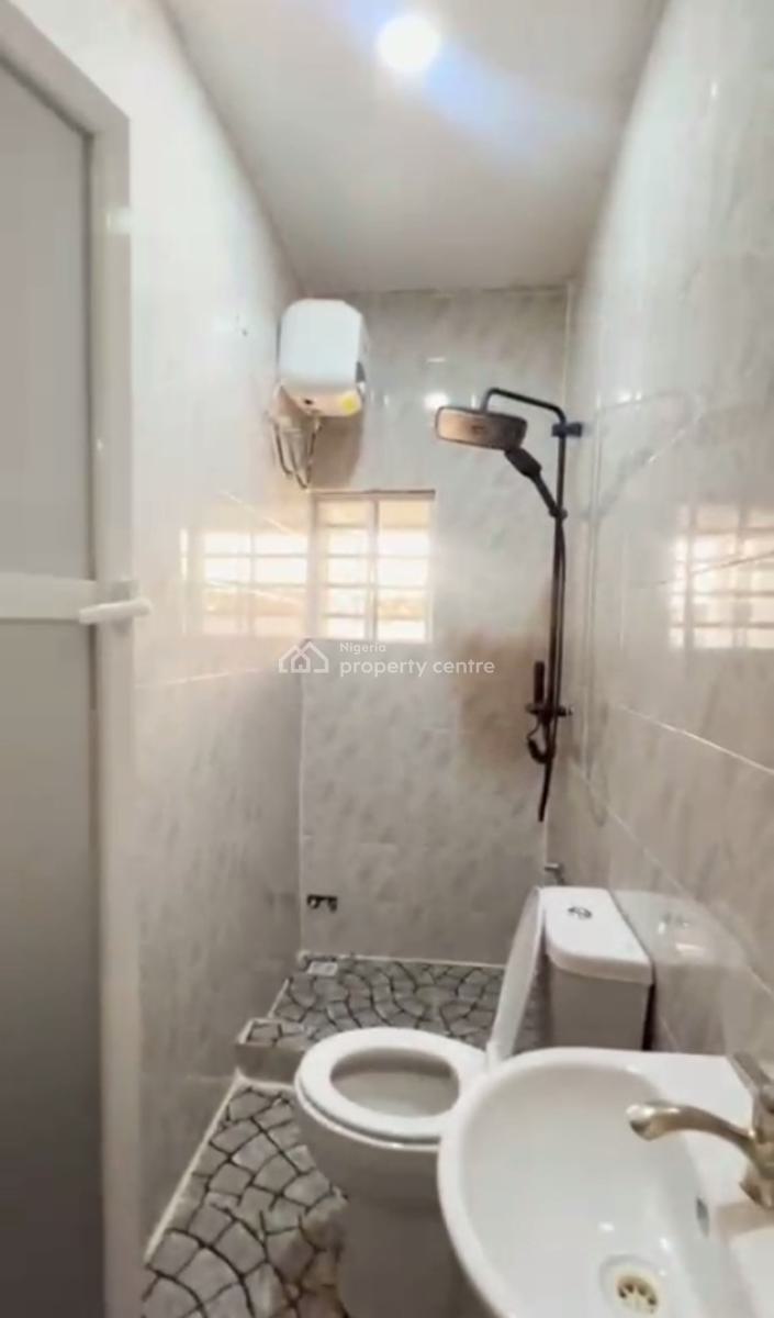 Spacious Standard 2 Bedroom Flats with Dinning Unit, Off Pedro Road, Shomolu, Lagos, Flat / Apartment for Rent