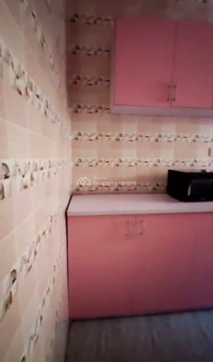 Spacious Standard 2 Bedroom Flats with Dinning Unit, Off Pedro Road, Shomolu, Lagos, Flat / Apartment for Rent