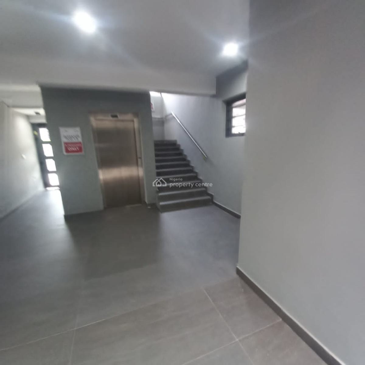 Service 3 Bedroom Apartment, Lekki Phase 1, Lekki, Lagos, Flat / Apartment for Sale