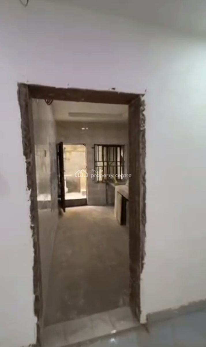 Spacious Standard Decent 3 Bedroom Ground Flat, Off Shipeolu Road, Shomolu, Lagos, Flat / Apartment for Rent