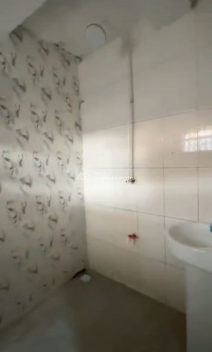 Spacious Standard Decent 3 Bedroom Ground Flat, Off Shipeolu Road, Shomolu, Lagos, Flat / Apartment for Rent