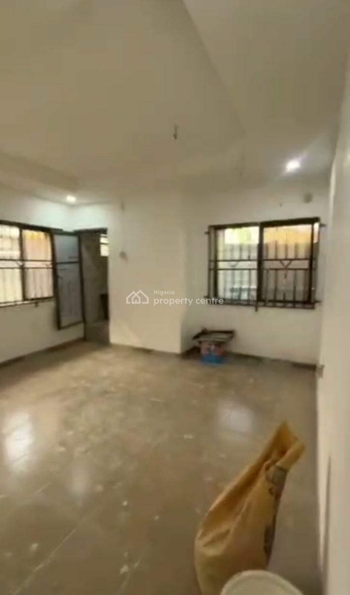 Spacious Standard Decent 3 Bedroom Ground Flat, Off Shipeolu Road, Shomolu, Lagos, Flat / Apartment for Rent