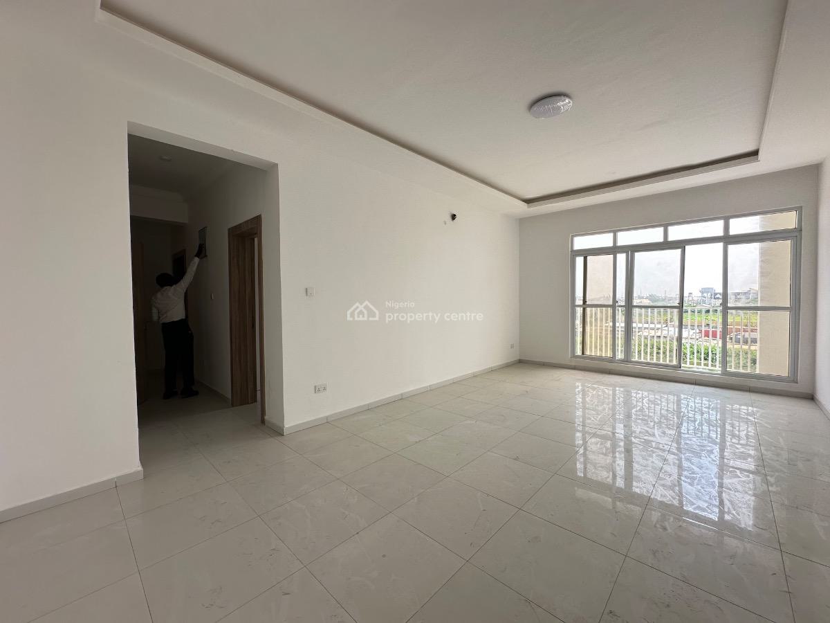 Cozy & Vibrant 3 Bedroom Apartment with an Elevator, Western Foreshore Estate, Osapa, Lekki, Lagos, Flat / Apartment for Sale