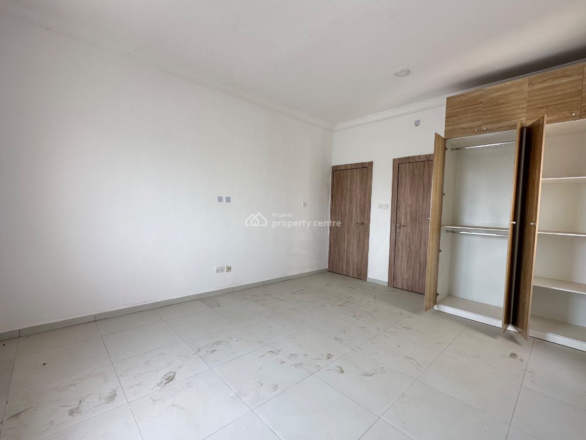 Cozy & Vibrant 3 Bedroom Apartment with an Elevator, Western Foreshore Estate, Osapa, Lekki, Lagos, Flat / Apartment for Sale