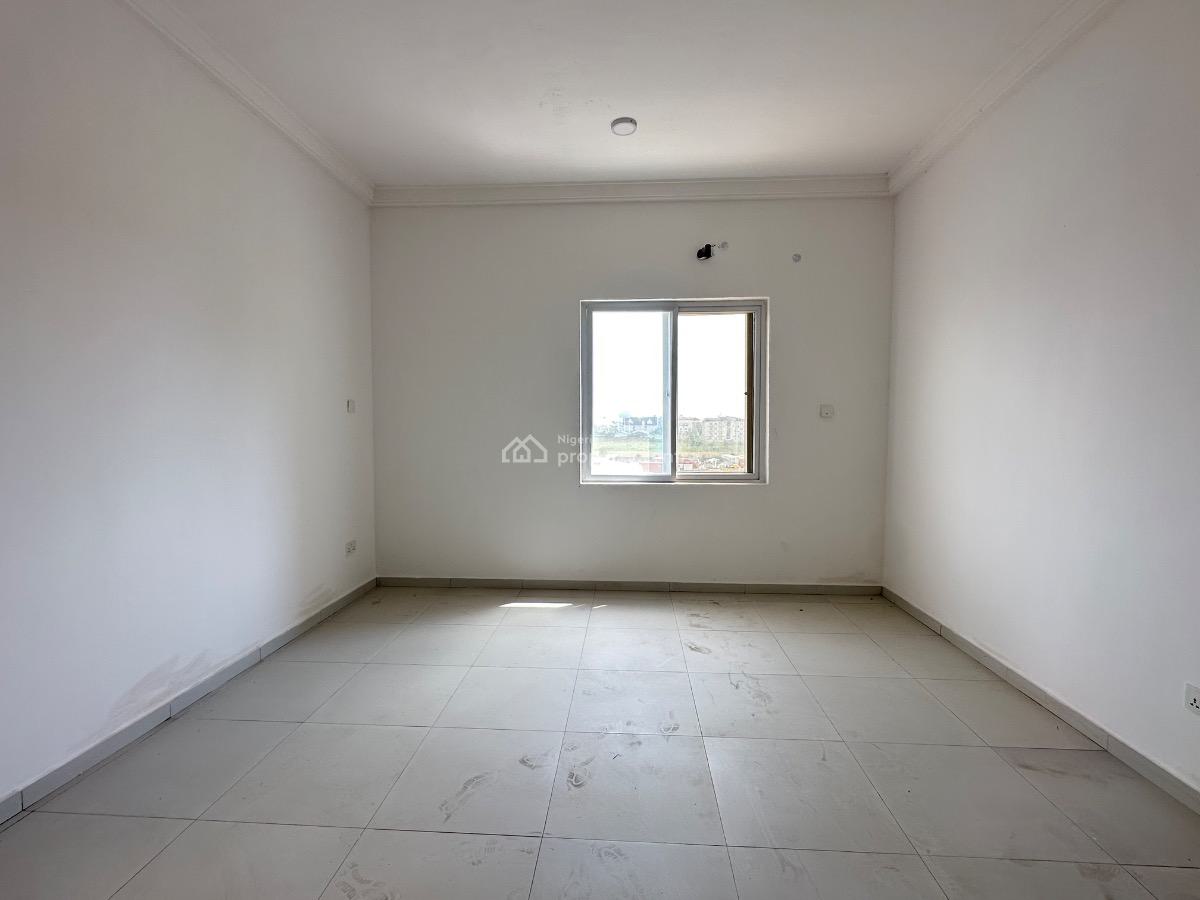 Cozy & Vibrant 3 Bedroom Apartment with an Elevator, Western Foreshore Estate, Osapa, Lekki, Lagos, Flat / Apartment for Sale