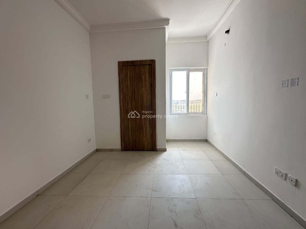 Cozy & Vibrant 3 Bedroom Apartment with an Elevator, Western Foreshore Estate, Osapa, Lekki, Lagos, Flat / Apartment for Sale