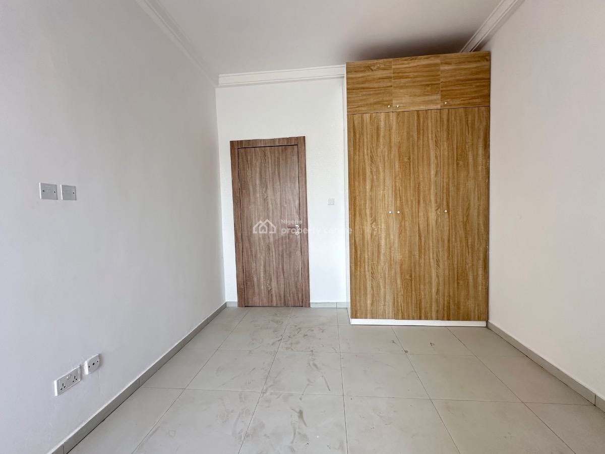 Cozy & Vibrant 3 Bedroom Apartment with an Elevator, Western Foreshore Estate, Osapa, Lekki, Lagos, Flat / Apartment for Sale