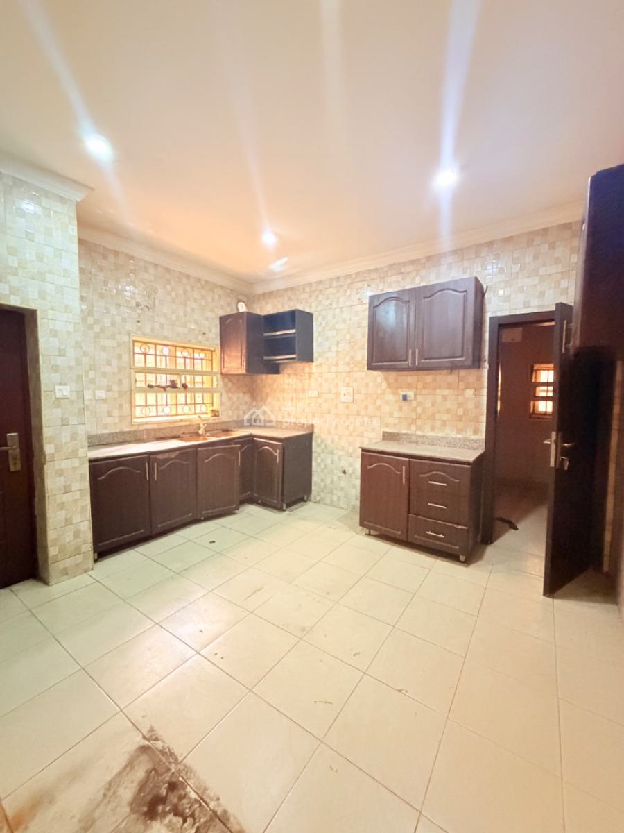 Distress 5 Bedroom Fully Detached Duplex with a Room Bq (8cars Car ), Gra Phase 2, Magodo, Lagos, Detached Duplex for Sale