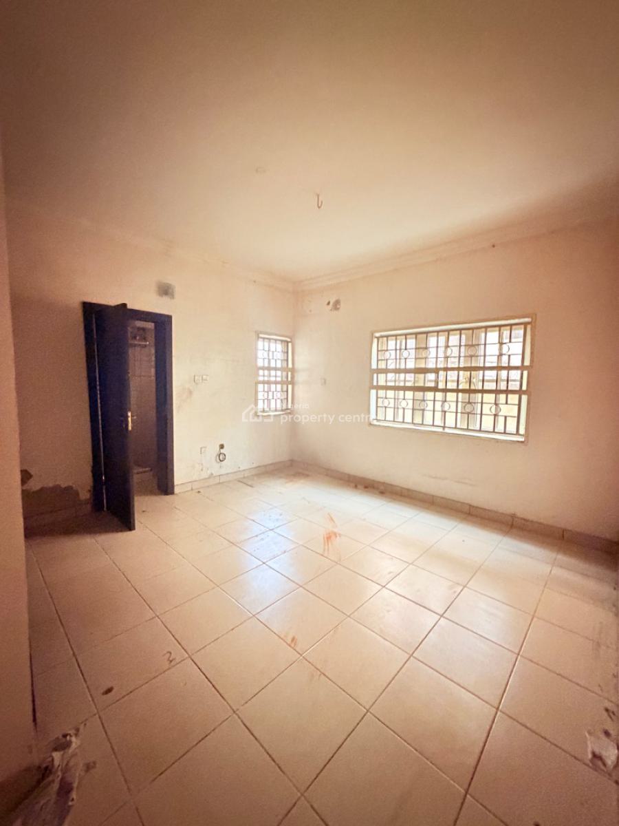 Distress 5 Bedroom Fully Detached Duplex with a Room Bq (8cars Car ), Gra Phase 2, Magodo, Lagos, Detached Duplex for Sale