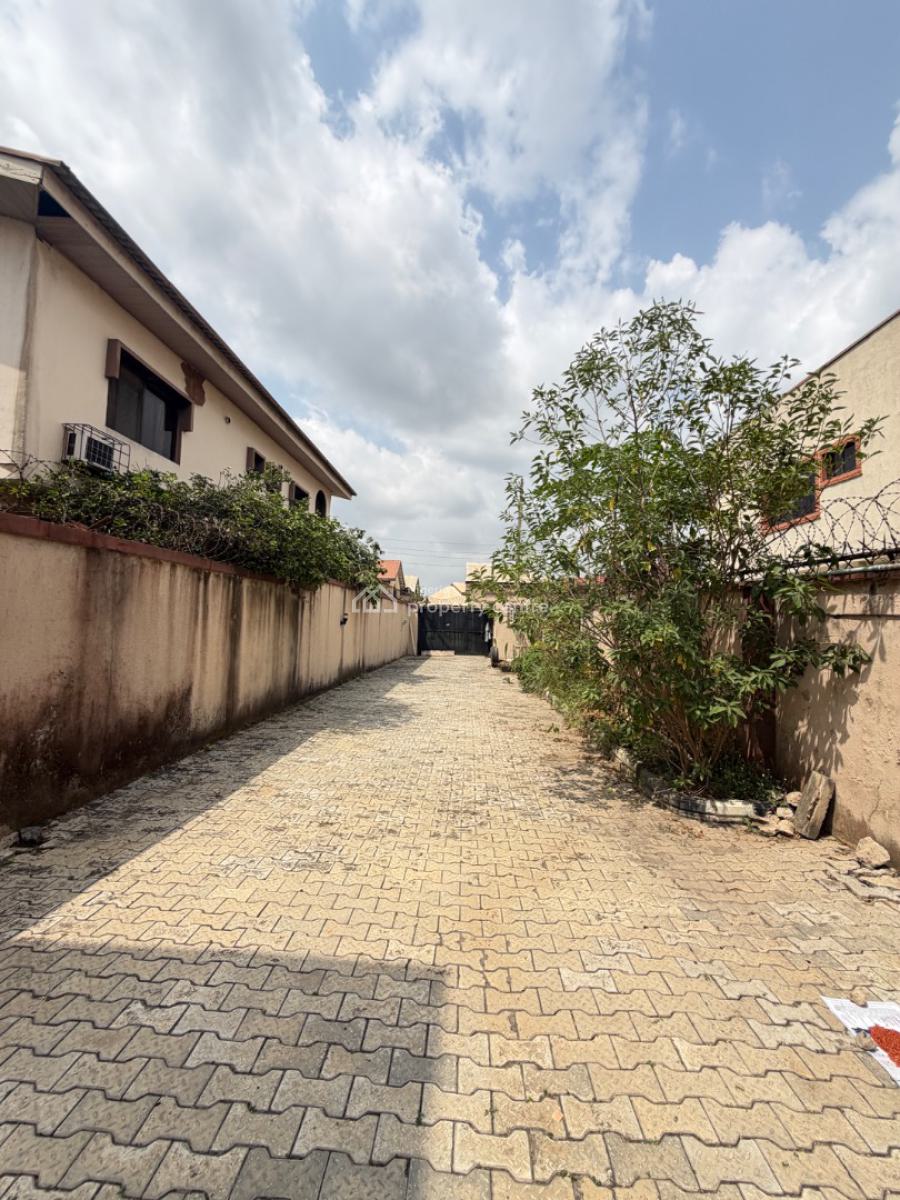 Distress 5 Bedroom Fully Detached Duplex with a Room Bq (8cars Car ), Gra Phase 2, Magodo, Lagos, Detached Duplex for Sale