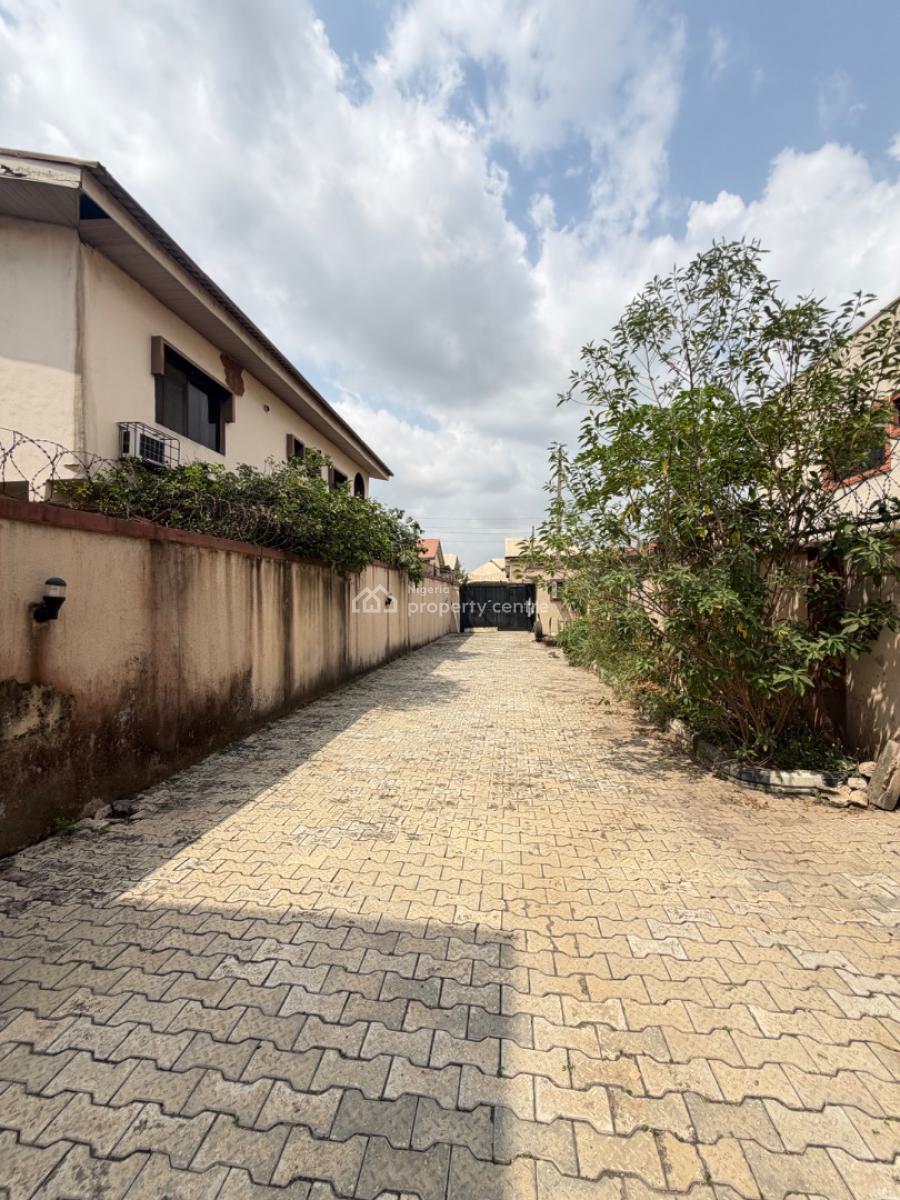 Distress 5 Bedroom Fully Detached Duplex with a Room Bq (8cars Car ), Gra Phase 2, Magodo, Lagos, Detached Duplex for Sale