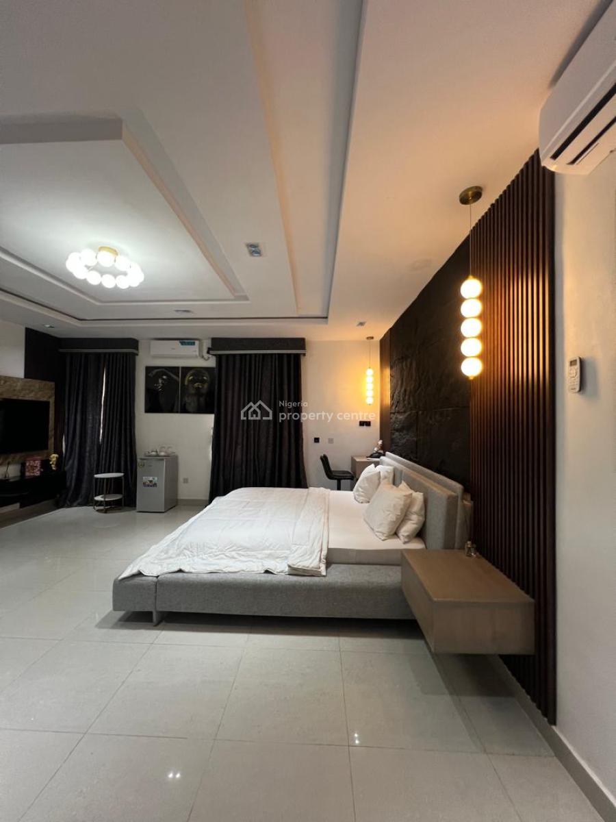 Luxury 1 Bedroom Apartment with Ps5, Swimming Pool, Tennis, Lekki Phase 1, Lekki, Lagos, House Short Let