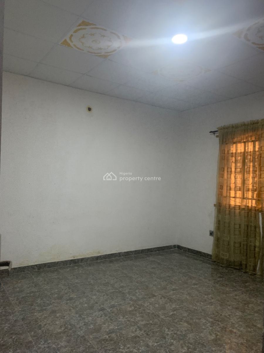 Well Maintained 3 Bedroom Flat on Second Floor, Off Olatilewa Street, Surulere, Lagos, Flat / Apartment for Rent
