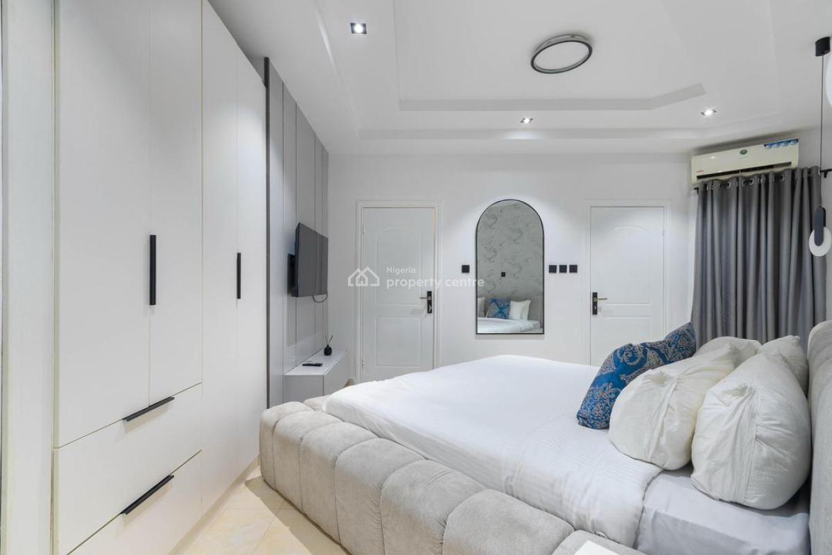 Beautiful Luxury 3 Bedroom Apartment, Freedom Way, Lekki Phase 1, Lekki, Lagos, Flat / Apartment Short Let