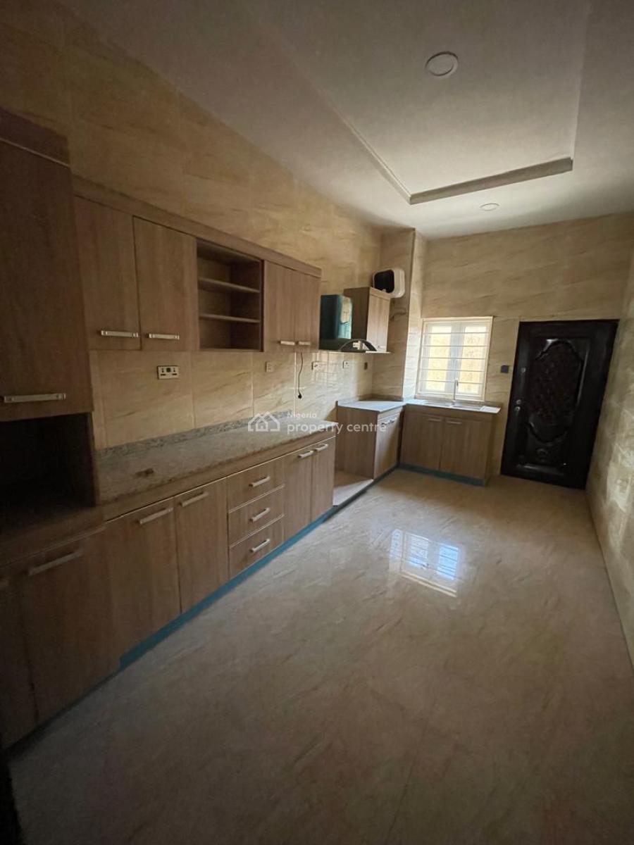 Luxury 4-bedroom Terrace Duplex, Guzape District, Abuja, Terraced Duplex for Sale