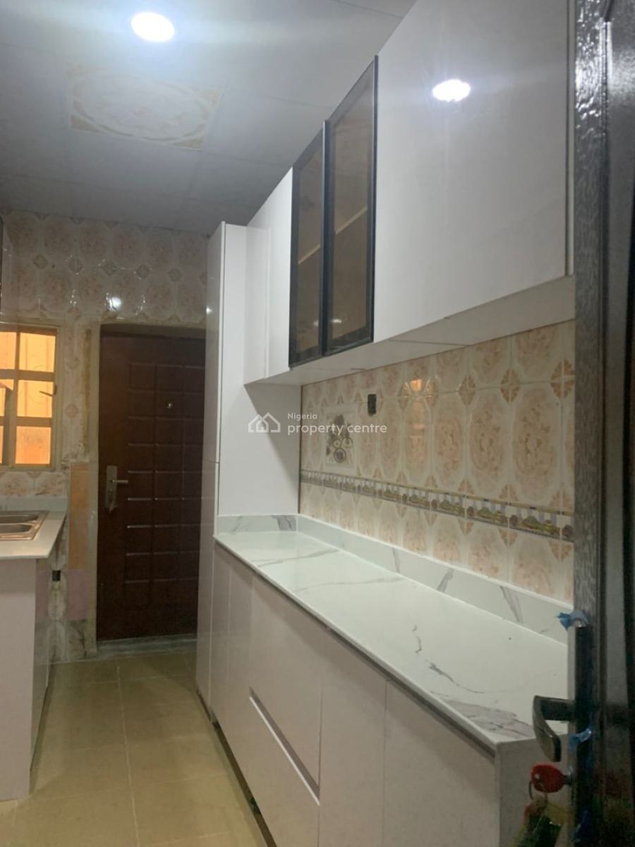 Well Maintained Spacious 3 Bedroom Apartment All Rooms Ensuite Upstairs, Off Olatilewa Street, Surulere, Lagos, Flat / Apartment for Rent