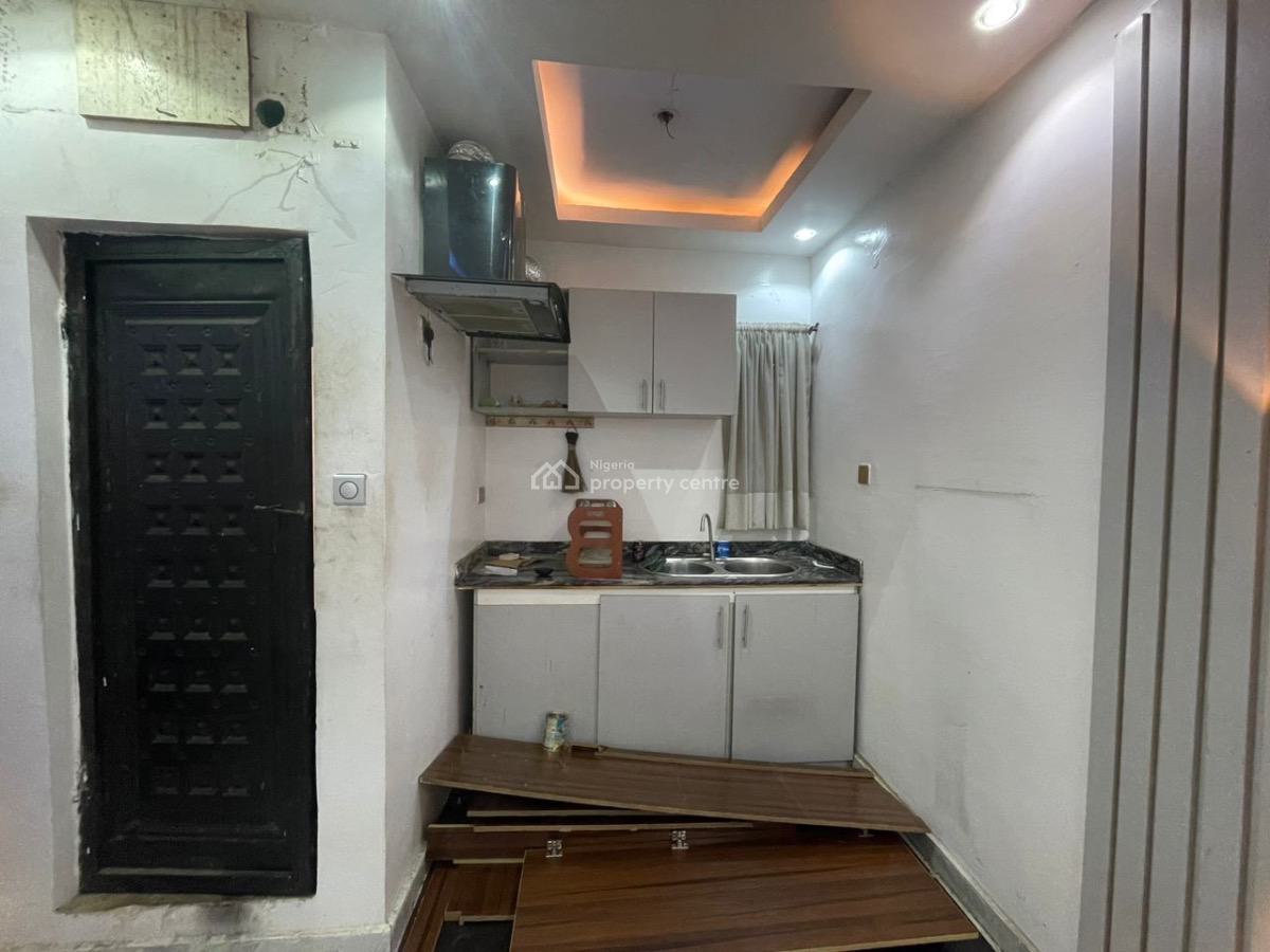 Exclusive One Bedroom Apartment, Alagomeji, Yaba, Lagos, Mini Flat (room and Parlour) for Rent