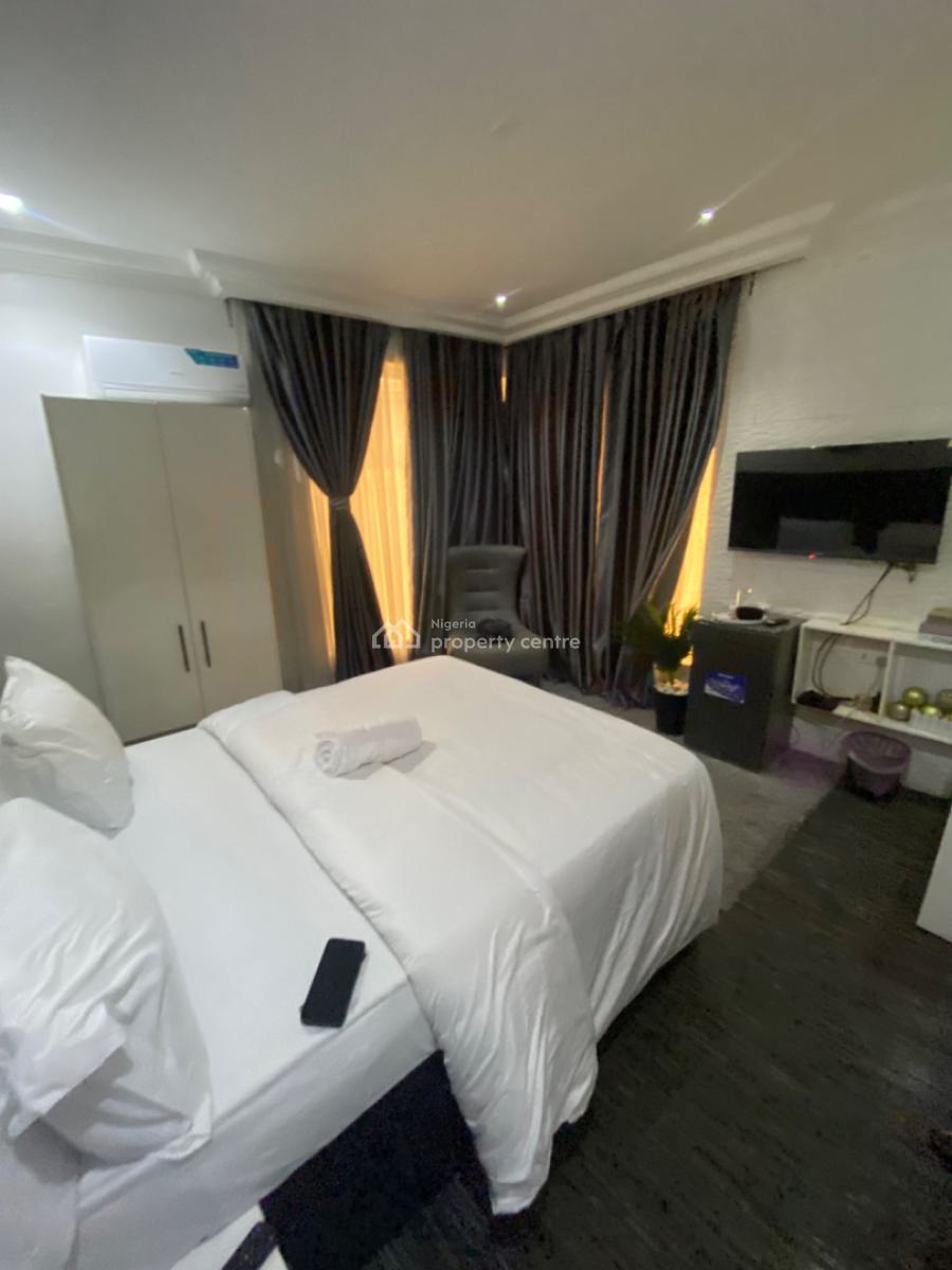 Single Room/studio Apartment(swimming Pool), Ademola Adetokunbo, Wuse 2, Abuja, Flat / Apartment Short Let