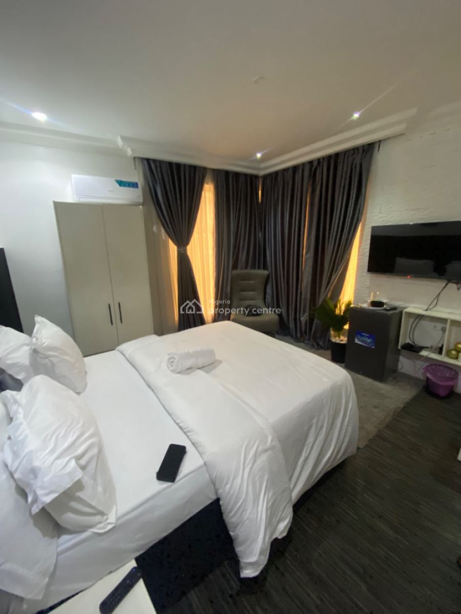 Single Room/studio Apartment(swimming Pool), Ademola Adetokunbo, Wuse 2, Abuja, Flat / Apartment Short Let