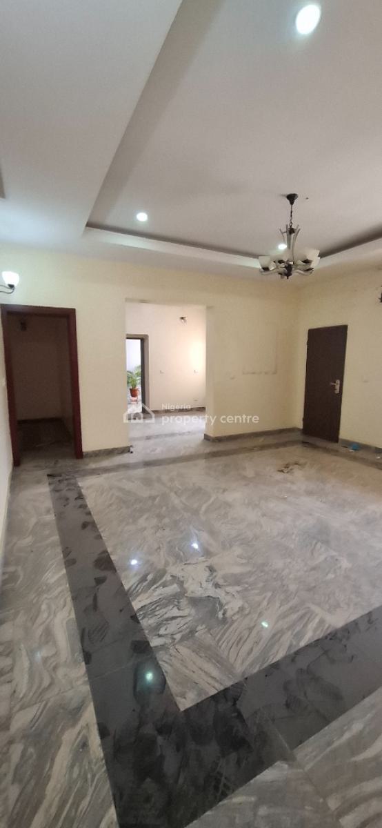 Standard 3 Bedroom with Bq, Guzape District, Abuja, Flat / Apartment for Rent