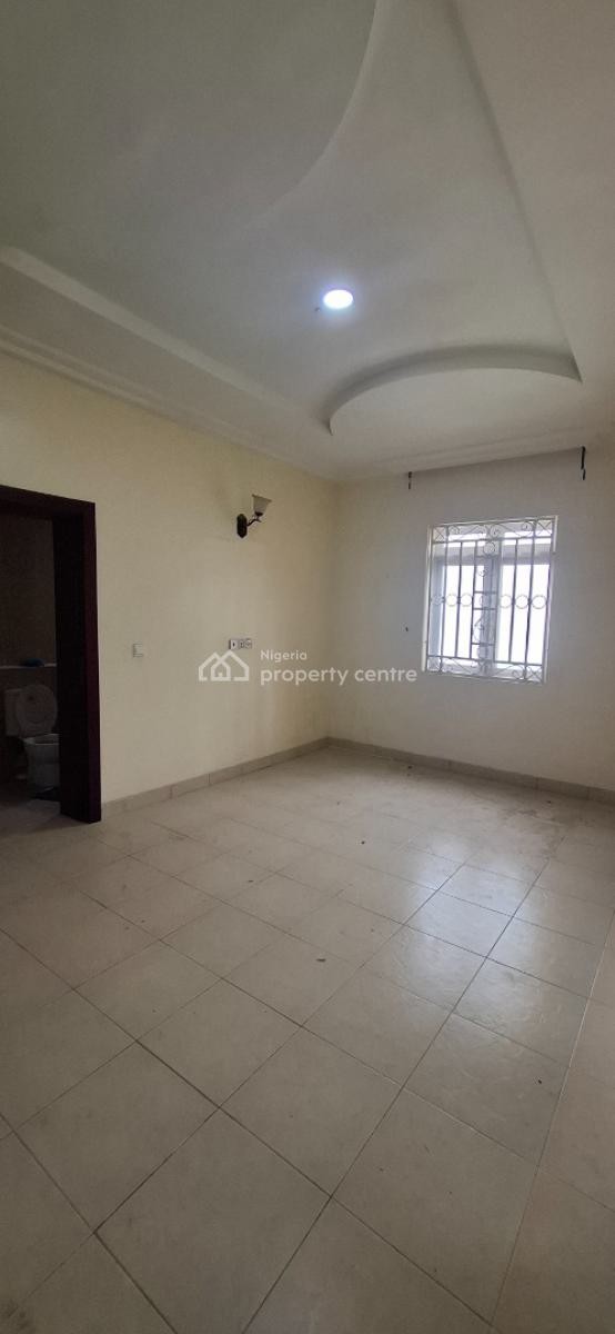 Standard 3 Bedroom with Bq, Guzape District, Abuja, Flat / Apartment for Rent