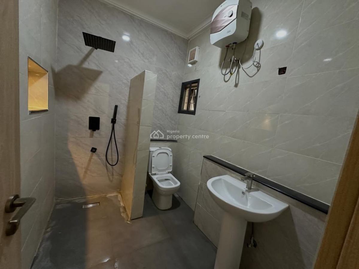 Pristine 4 Bedroom Terrace Duplex with 2 Living Room and a Bq, Guzape District, Abuja, Terraced Duplex for Sale