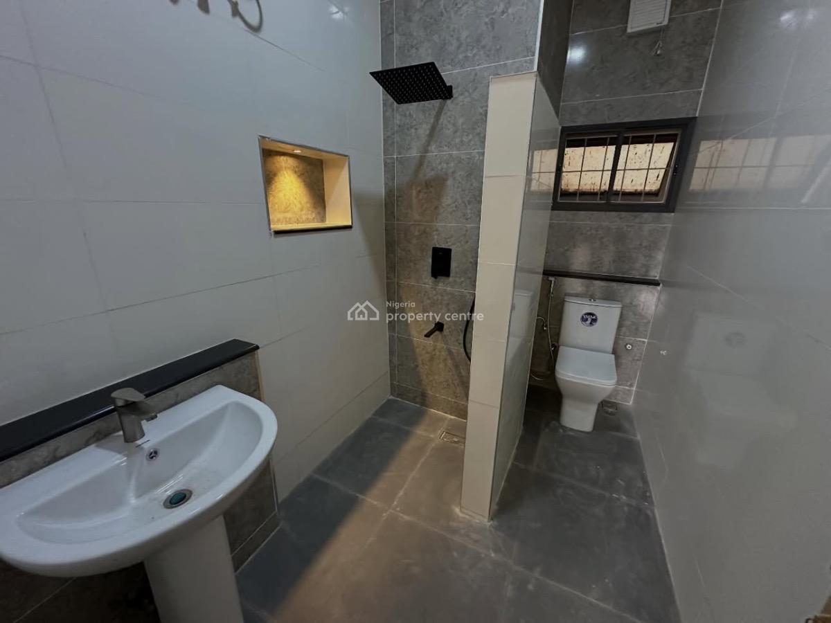 Pristine 4 Bedroom Terrace Duplex with 2 Living Room and a Bq, Guzape District, Abuja, Terraced Duplex for Sale