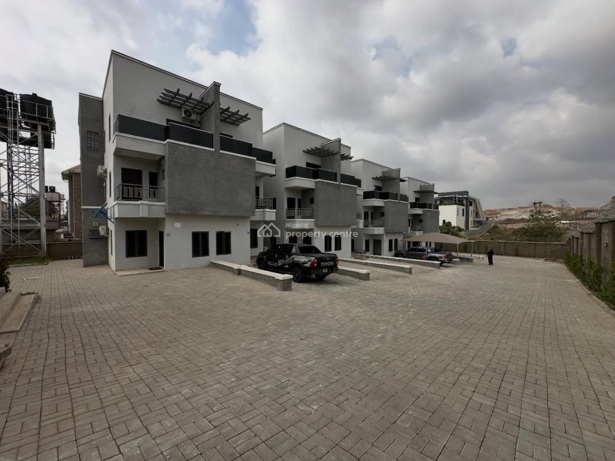 Pristine 4 Bedroom Terrace Duplex with 2 Living Room and a Bq, Guzape District, Abuja, Terraced Duplex for Sale
