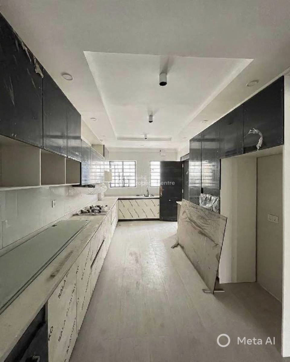 4 Bedroom Apartment, Lekki Phase 1, Lekki, Lagos, Block of Flats for Sale