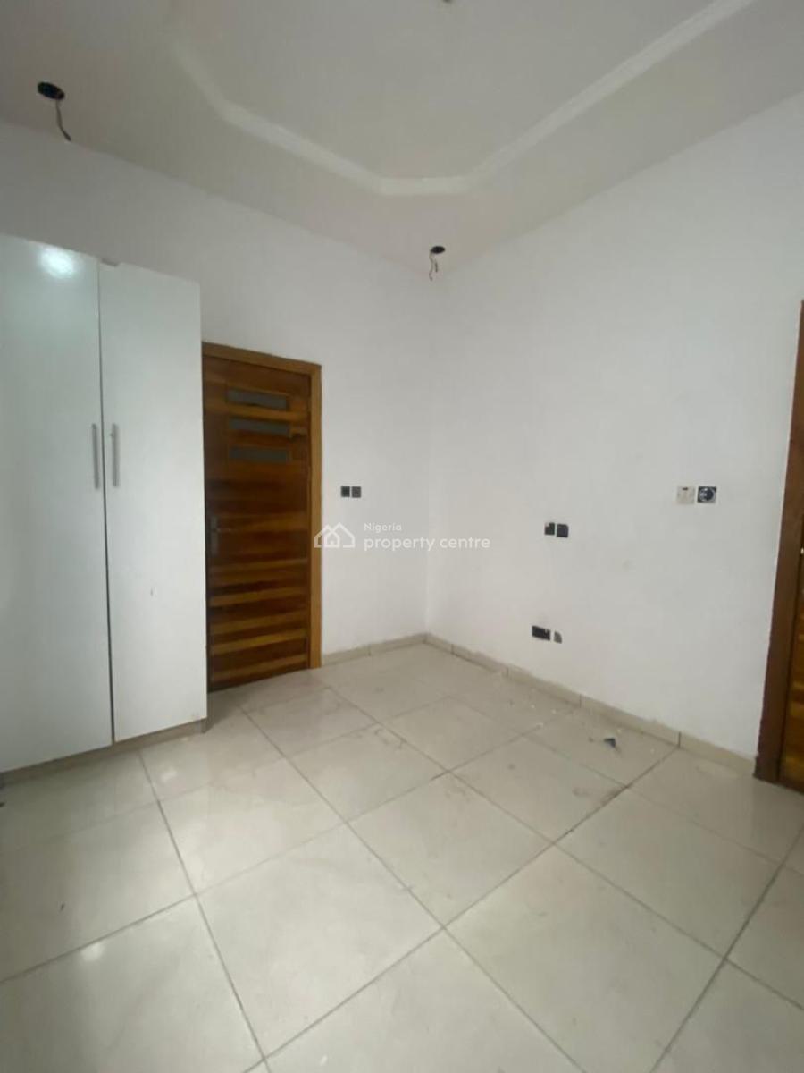 Single Room Downstairs in a Shared Apartment, Osapa, Lekki, Lagos, House for Rent
