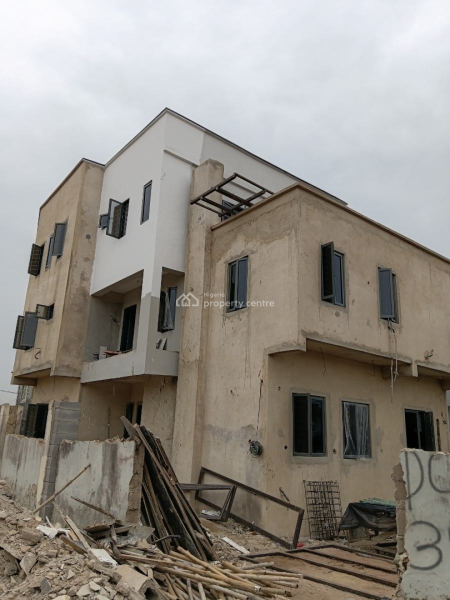 5 Bedroom Tripex, Egbeda, Alimosho, Lagos, Detached Duplex for Sale