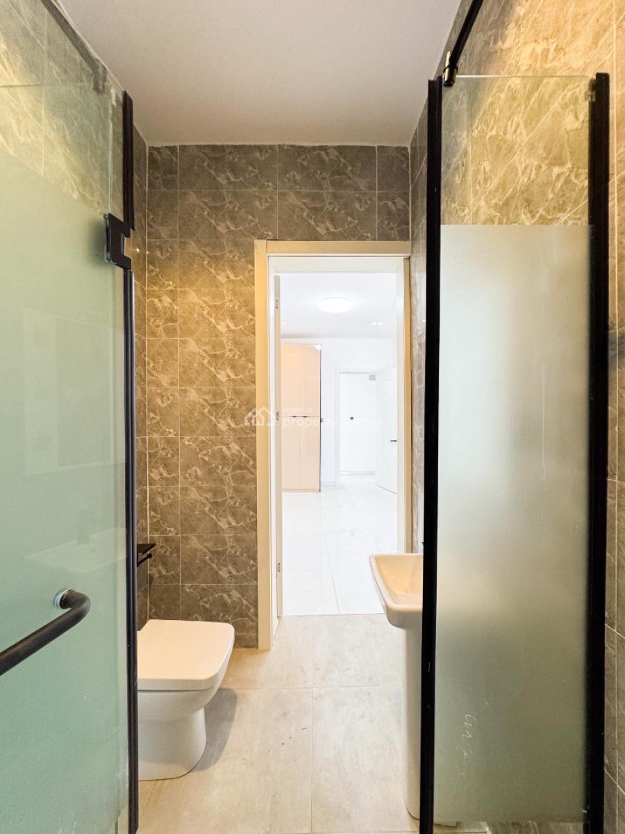 Lovely 2 Bedroom Apartment with Bq, Ologolo, Ologolo, Lekki, Lagos, Block of Flats for Sale