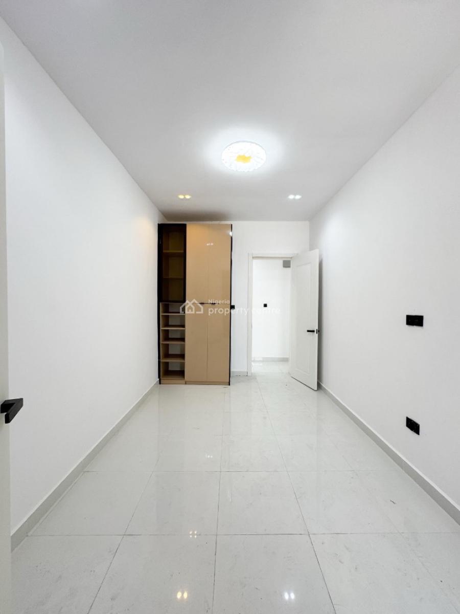 Lovely 2 Bedroom Apartment with Bq, Ologolo, Ologolo, Lekki, Lagos, Block of Flats for Sale