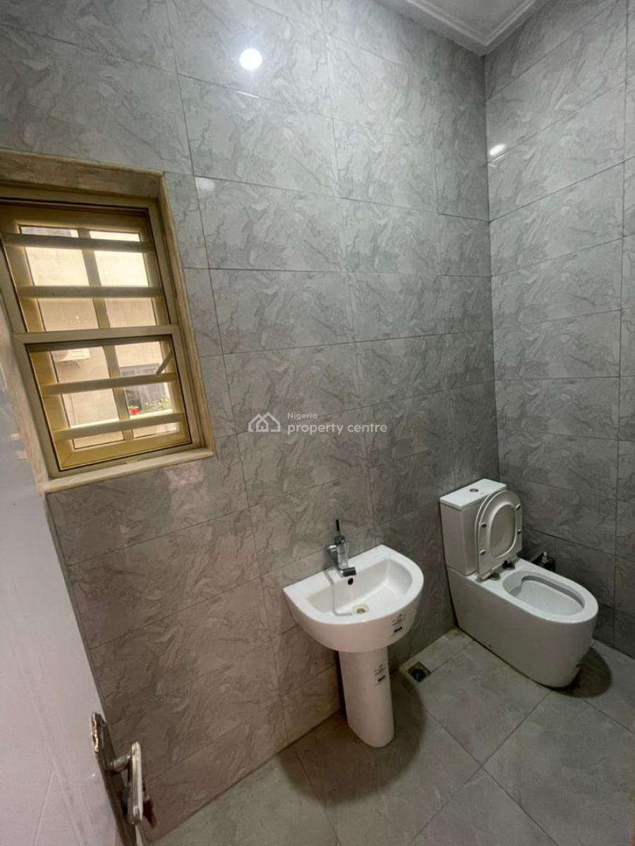 Well.maintained Standard  Ensuit 3 Bedroom Semi Detach House, Royal Garden Fully Serviced Est, Ajah, Lagos, Semi-detached Duplex for Rent