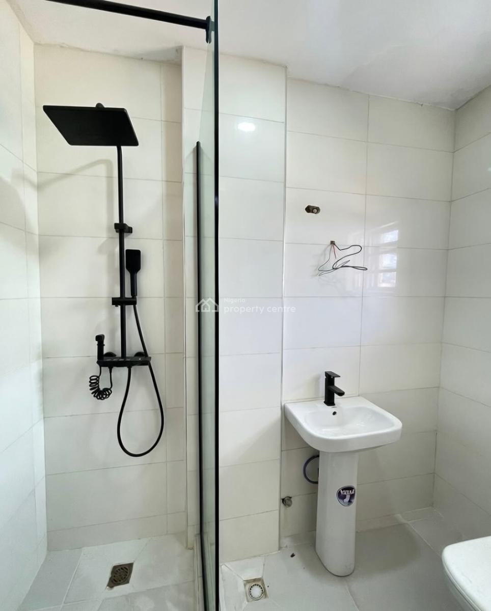 2 Bedroom Apartment, Lekki Phase 1, Lekki, Lagos, Block of Flats for Sale