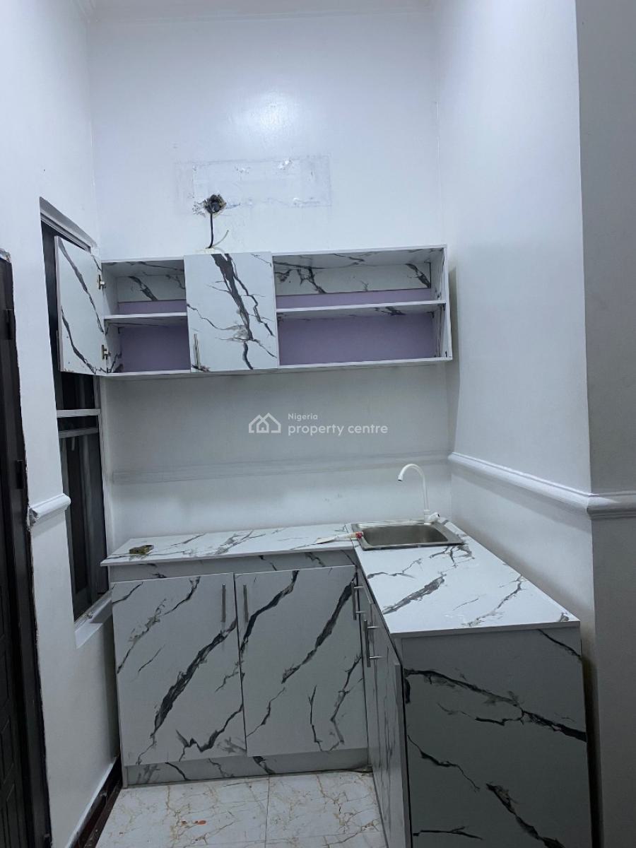 a Spacious and Comfortable Mini Flat (room and Parlor), Chevron Drive in Bera Estate, Lekki, Lagos, Detached Duplex for Rent