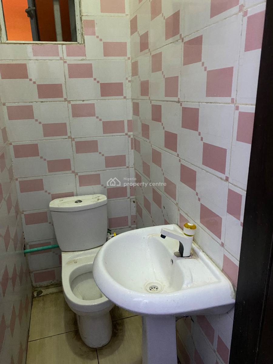 a Spacious and Comfortable Mini Flat (room and Parlor), Chevron Drive in Bera Estate, Lekki, Lagos, Detached Duplex for Rent