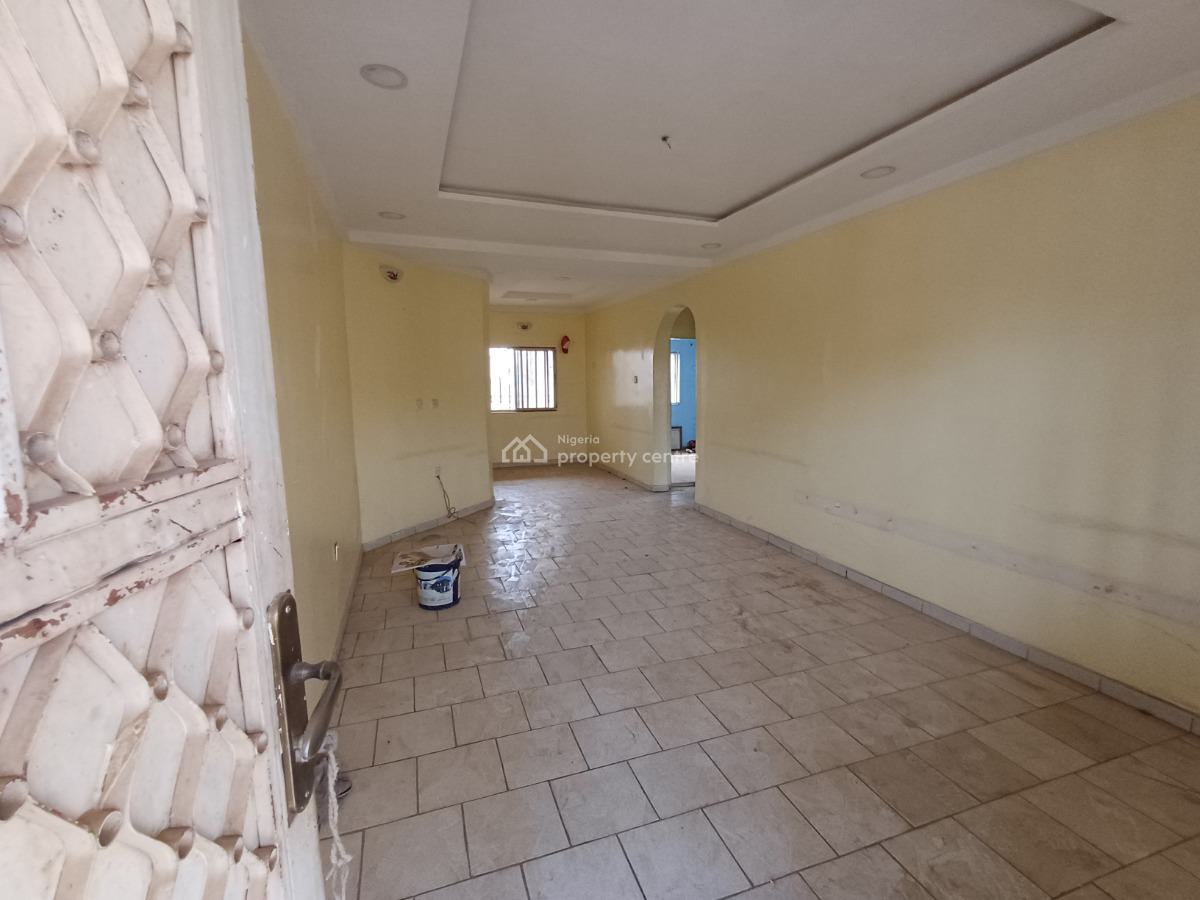 2 Bedroom Flat on The Second Floor, Wuse 2, Abuja, Flat / Apartment for Rent