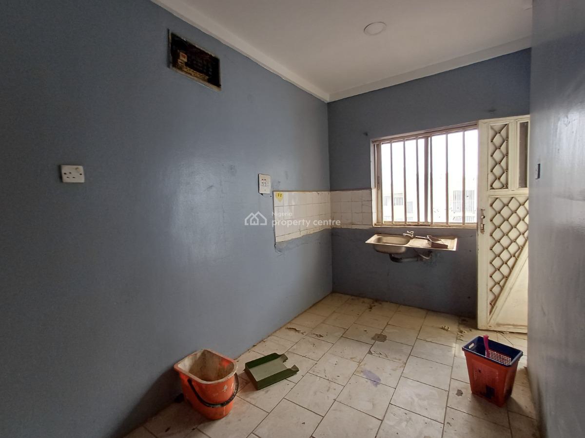 2 Bedroom Flat on The Second Floor, Wuse 2, Abuja, Flat / Apartment for Rent