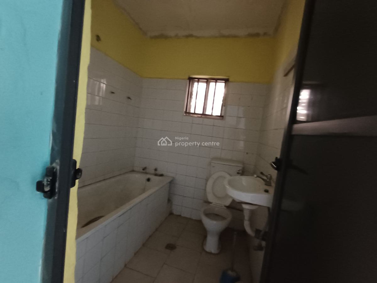 2 Bedroom Flat on The Second Floor, Wuse 2, Abuja, Flat / Apartment for Rent