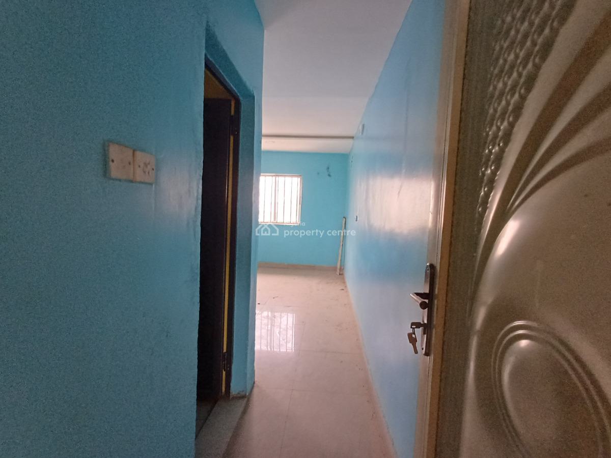 2 Bedroom Flat on The Second Floor, Wuse 2, Abuja, Flat / Apartment for Rent