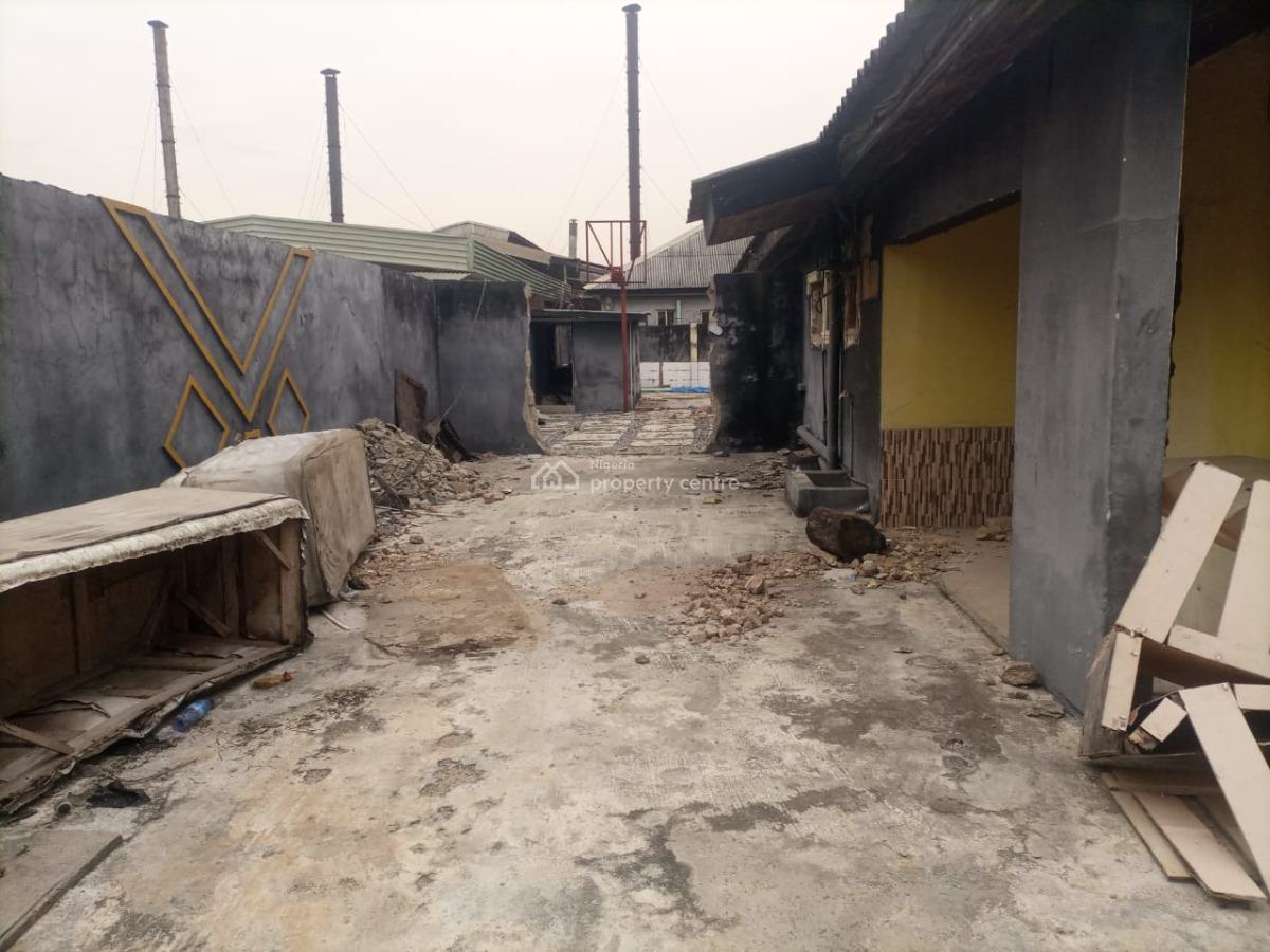 Prime Land with Demolishable 5 Bedroom Bungalow, Off Eric Moore Road, Eric Moore, Surulere, Lagos, Detached Bungalow for Sale