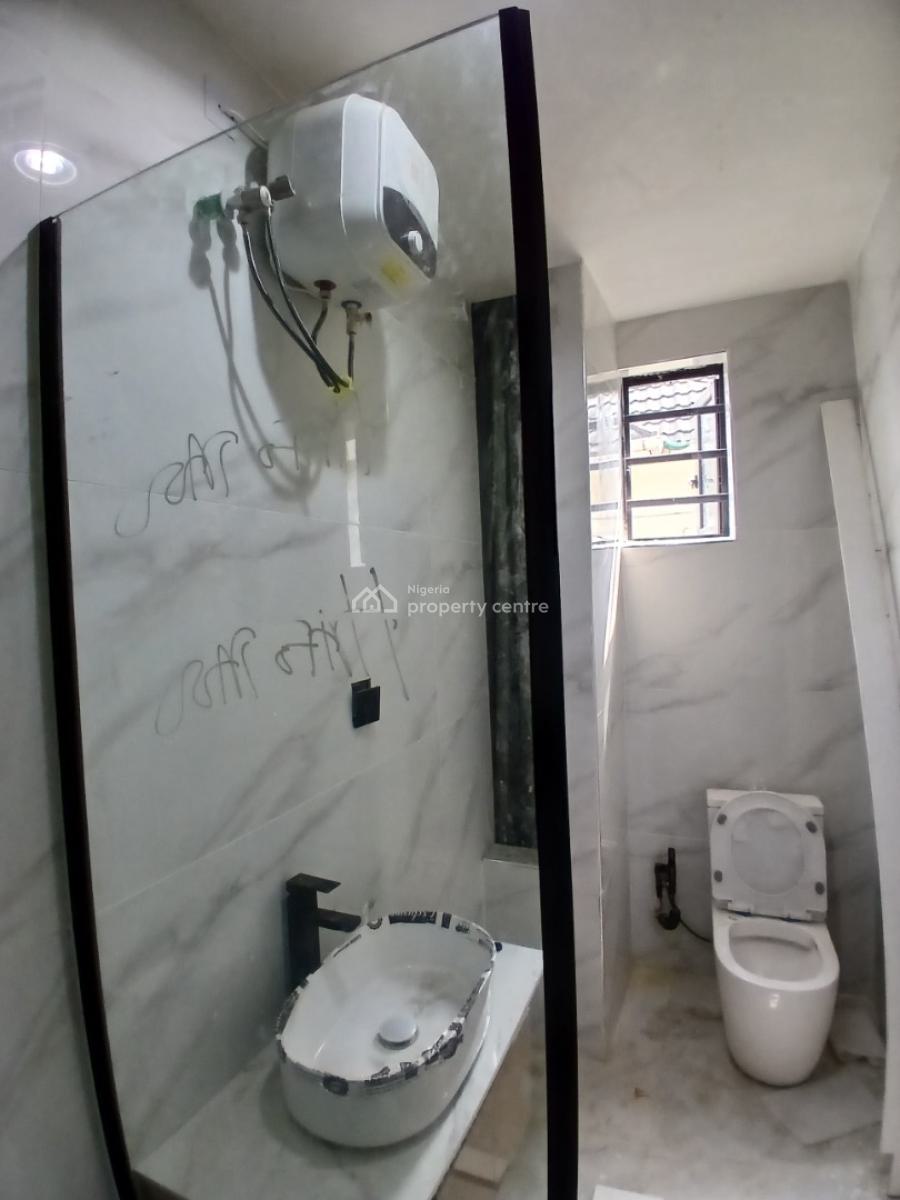 Newly Built and Serviced with 24/7 Power Supply 2 Bedroom En-suite Fla, Ikate, Lekki, Lagos, Flat / Apartment for Rent