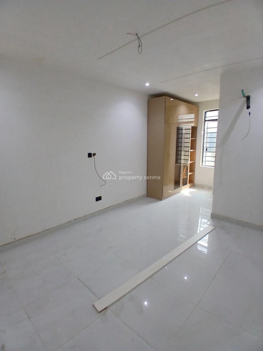 Newly Built and Serviced with 24/7 Power Supply 2 Bedroom En-suite Fla, Ikate, Lekki, Lagos, Flat / Apartment for Rent