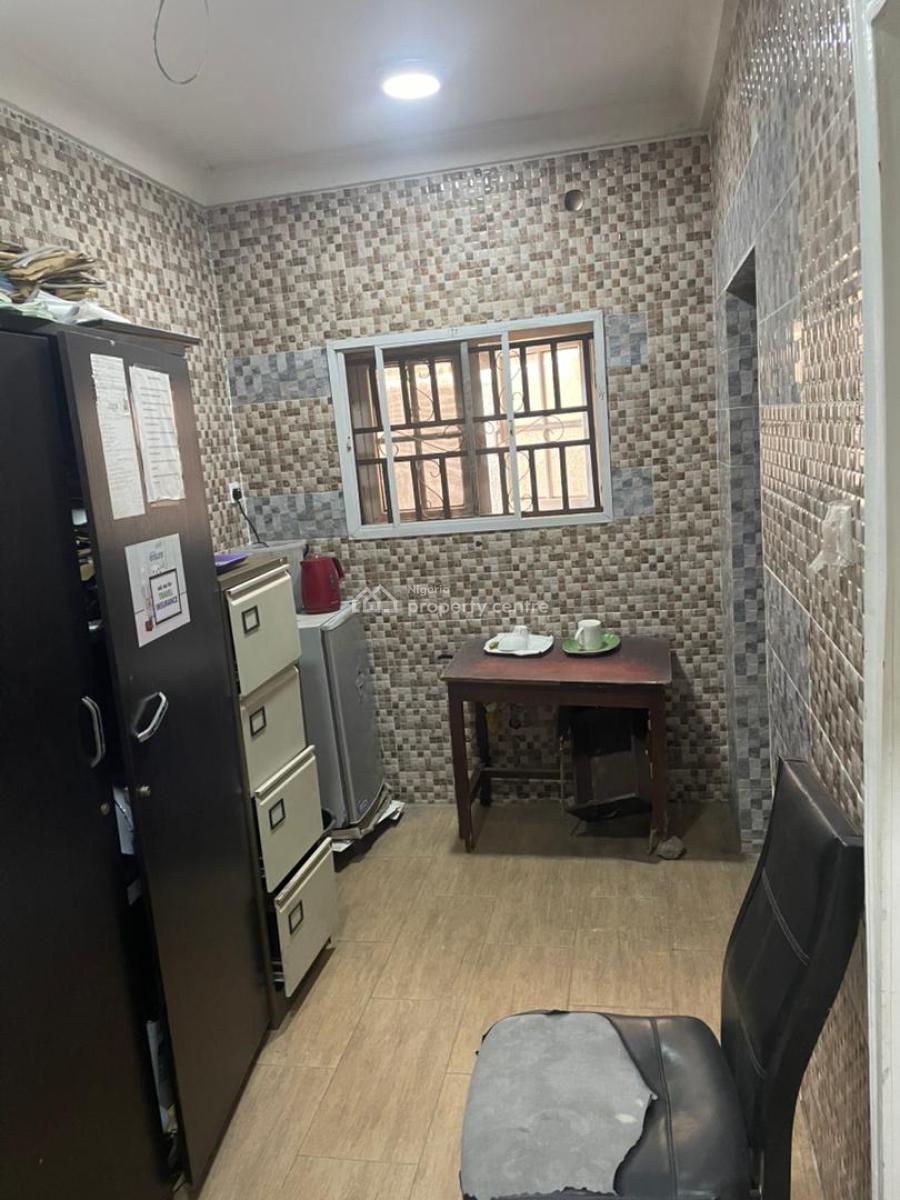2 Bedroom Ground Floor in a Duplex, Off Admiralty Way, Lekki Phase 1, Lekki, Lagos, Office Space for Rent