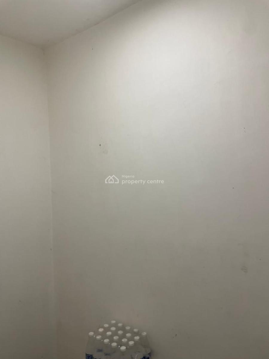 2 Bedroom Ground Floor in a Duplex, Off Admiralty Way, Lekki Phase 1, Lekki, Lagos, Office Space for Rent