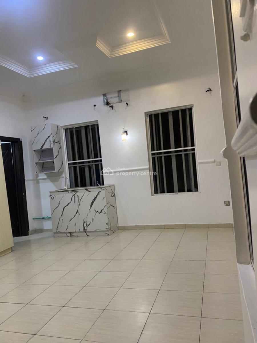 Spacious and Comfortable Master Bedroom Self Contained, Chevron Drive in Bera Estate, Lekki, Lagos, Detached Duplex for Rent