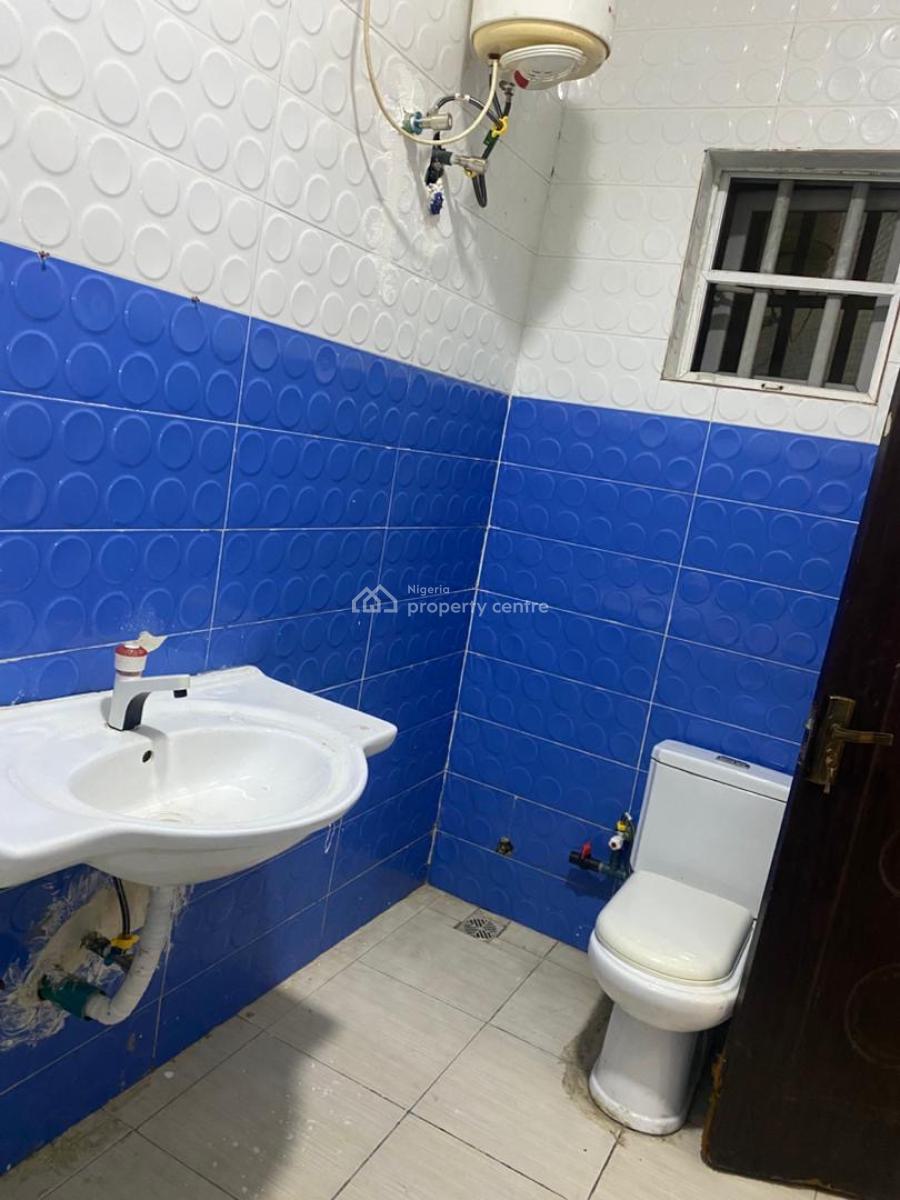 Spacious and Comfortable Master Bedroom Self Contained, Chevron Drive in Bera Estate, Lekki, Lagos, Detached Duplex for Rent
